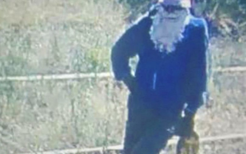 В Мариуполе мужчина с бородой и шапкой Деда Мороза открыл стрельбу