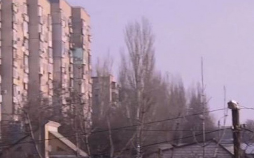 Стрельбой по машинам, животным и окнам домов обеспокоены жители мариупольского квартала