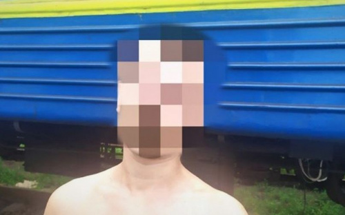 Мариуполец с ножом покусился на пассажирский ж/д-вагон