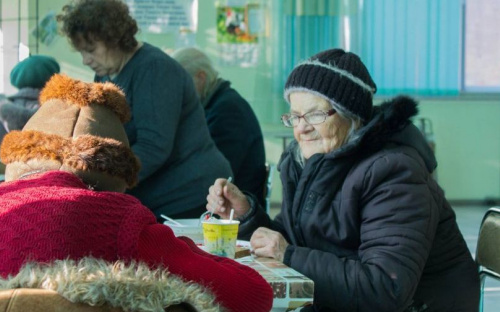 Социальная столовая в Мариуполе спустя полугодового перерыва возобновила работу (ВИДЕО)