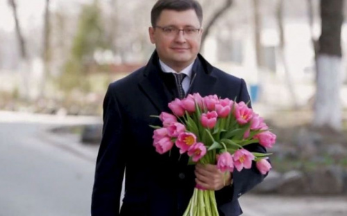 «Вы – единственный смысл нашей жизни»: Вадим Бойченко поздравил мариупольчанок с 8 марта (ВИДЕО)
