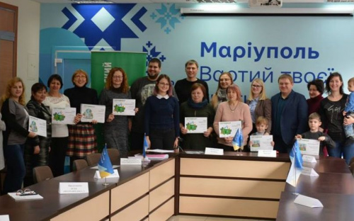 Мариупольцы на мусоре заработали тысячи гривен (ФОТО)