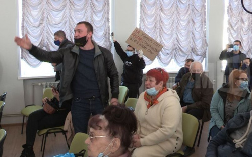 Диалог не состоялся: в Мариуполе общественники снова сорвали встречу с муниципалитетом и застройщиками