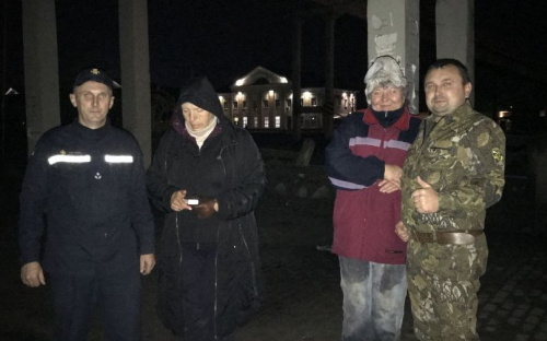 Пошли за грибами и потерялись: в Донецкой области в лесу заблудились две женщины (ФОТО)
