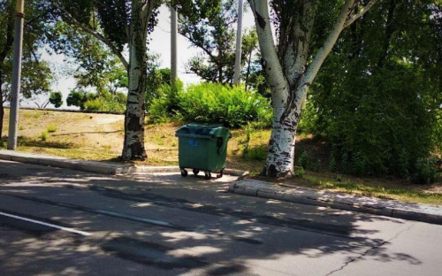 В Мариуполе загорелся евроконтейнер