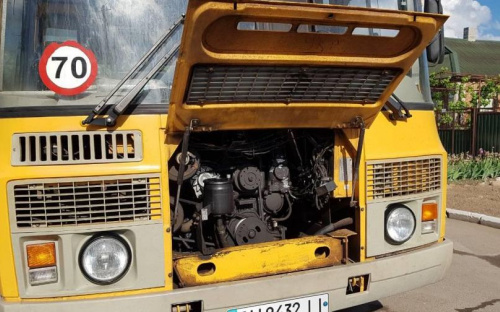 Под Мариуполем загорелся школьный автобус с детьми (ФОТО)