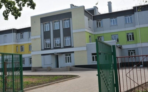 В мариупольском поселке школу за 38,5 миллионов гривен превратили в детский сад (ФОТО)