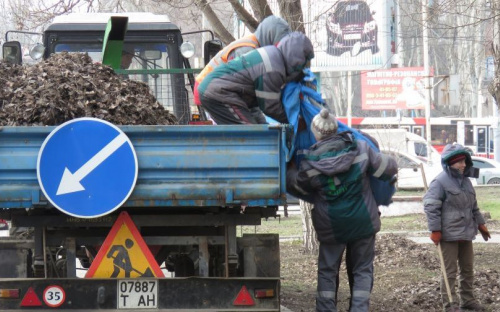Субботники в Мариуполе декоммунизировали – в обиход введут толоки (ФОТО)