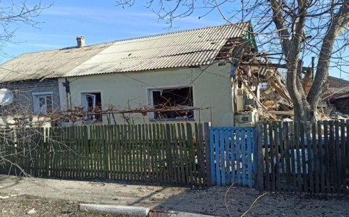 На Донетчине из-за артобстрела боевиков мирные жители оказались под завалами домов