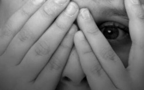 Мариупольчанка избила 9-летнего сына: на крики ребенка отозвались соседи