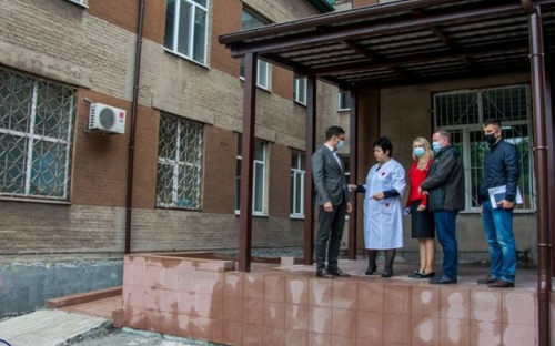 «Большое строительство»: в Мариуполе реконструируют отделение экстренной медицинской помощи (ФОТО)