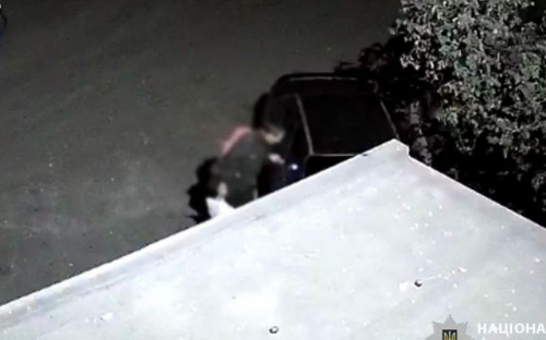 Разбивал окна и взламывал двери: в Мариуполе задержали автомобильного грабителя