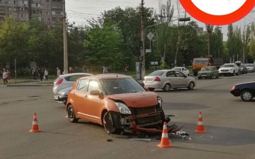 ДТП на мариупольском перекрестке: пострадали водитель и пассажир
