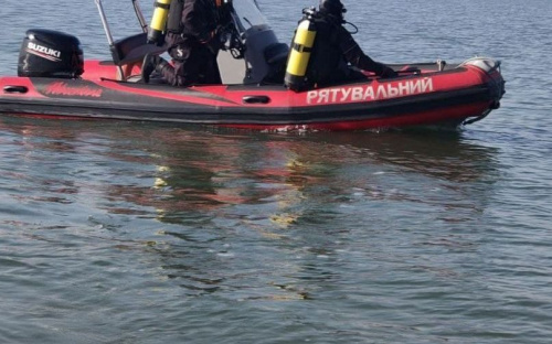 На глубине и высоте: мариупольские спасатели чистили морское дно и отрабатывали элементы страховки