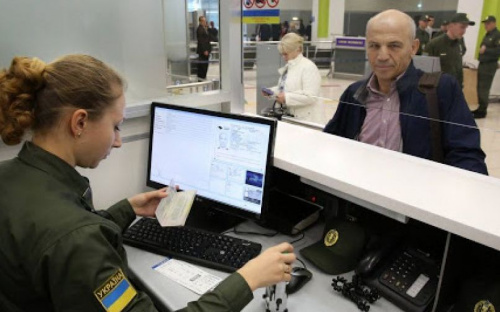 Украина может запретить въезд для иностранцев из стран «красной зоны»