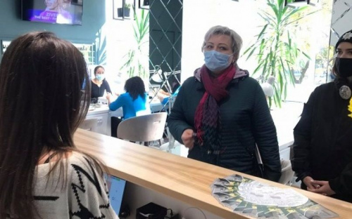 С карантинными проверками нагрянули в мариупольские учреждения торговли и питания