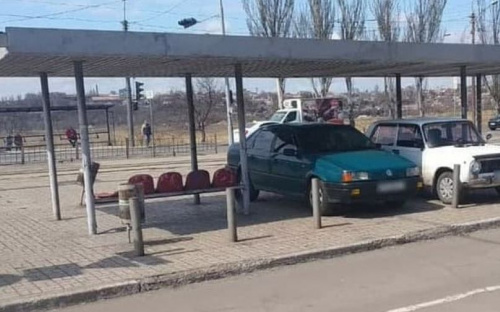 В Мариуполе эвакуируют автомобили: где нарушителям забирать транспорт?