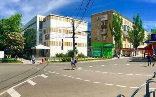 На перекрестке в центре Мариуполя нанесут новую разметку: как не запутаться?