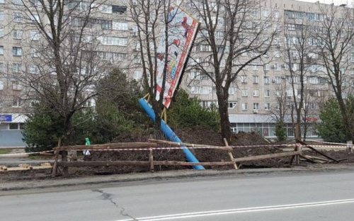 «Рекламную» угрозу в Мариуполе ликвидируют с улучшением погодных условий (ФОТО)