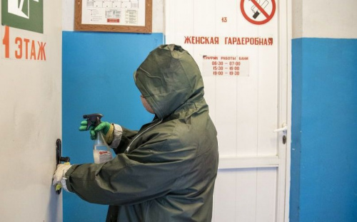Коронавирус не пройдет: мариупольские меткомбинаты регулярно дезинфицируют бытовые помещения