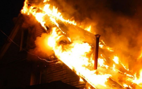 На пожар в Мариуполе выехало пять машин ГСЧС
