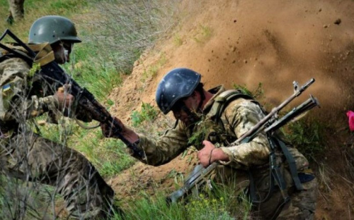 Боевики вели огонь под Мариуполем. На Донбассе погиб украинский военный