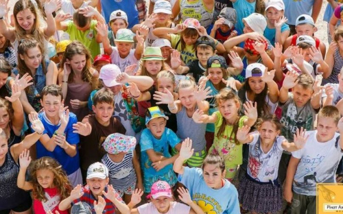 Детей из малообеспеченных семей и «серой зоны» зовут на «Мирное лето» в Святогорск