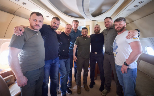 В Україну повернулися командири оборони Маріуполя: деталі
