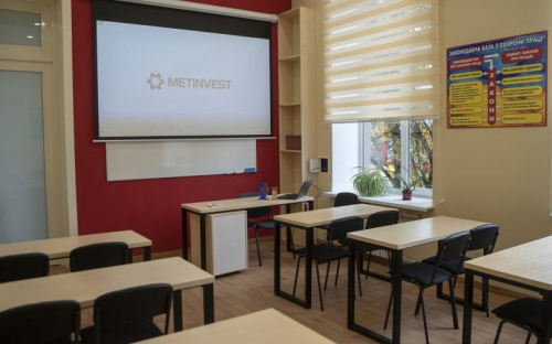 Металлурги переоборудовали аудиторию для студентов