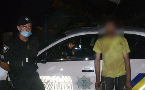 «Решил подзаработать»: в Мариуполе полицейские поймали гаражного вора