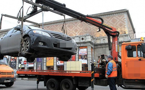 В Мариуполе неправильно припаркованные автомобили будут эвакуировать на штрафстоянки