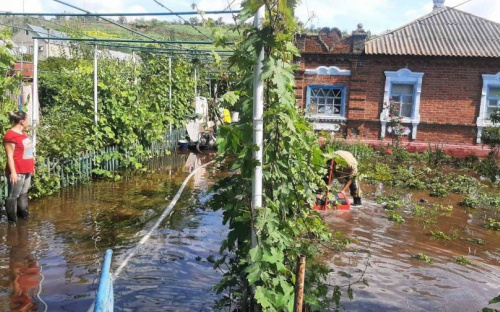 Десятки домов в воде, 38 тысяч жителей без света: на Донетчине устраняют последствия ливней