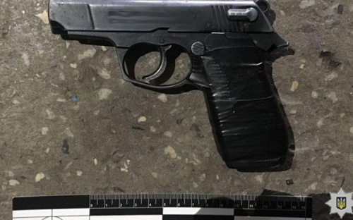 Мариуполец выстрелил в знакомую из пистолета (ФОТО)