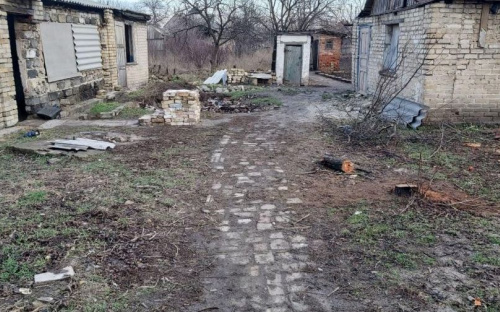 Пожилой мужчина подвергся нападению подростков в своем доме на Донетчине