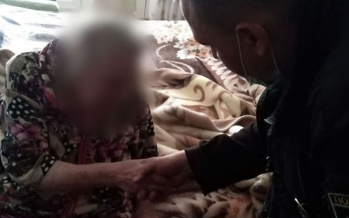 В Мариуполе пенсионерка хотела спрыгнуть с крыши