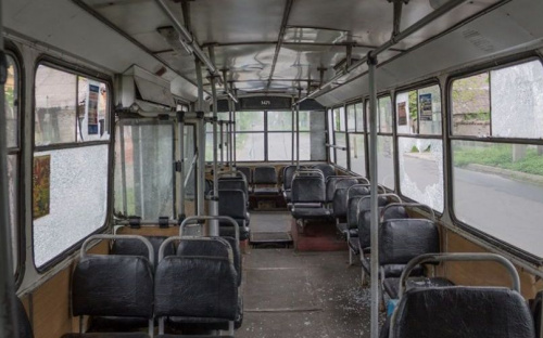 Из-под пуль – снова в работу: история одного мариупольского троллейбуса (ФОТО)