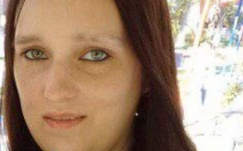 В Мариуполе ищут пропавшую девушку. Она ушла из дома в халате и тапочках (ФОТО)