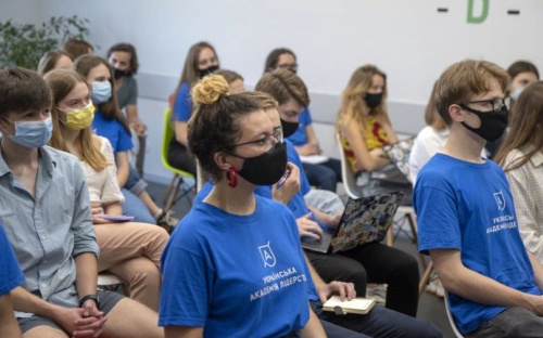 Молодежи в Мариуполе рассказали о перспективах «Метинвест Политехники»
