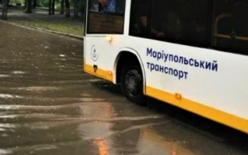 Общественный транспорт Мариуполя временно изменил движение из-за затопления дорог