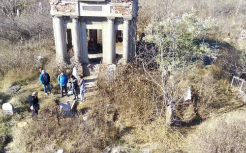 Как выглядит мариупольский Некрополь с высоты птичьего полета