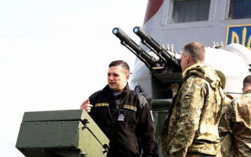 Военный атташе США посетил Мариуполь и обменялся памятными знаками (ФОТО)
