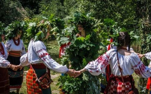В июне мариупольцы будут отдыхать десять дней. Какие главные праздники?