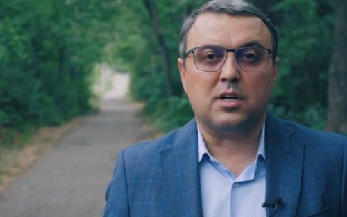 «Верните голос Донбассу»: секретарь Мариупольского горсовета записал видеообращение к Президенту