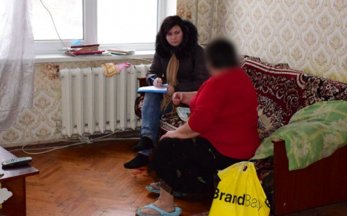Избиения и ругательства: мариупольчанка жестоко воспитывала внучек (ФОТО)
