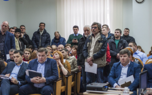 В Мариуполе не смогли принять положение об общественных слушаниях (ФОТО)