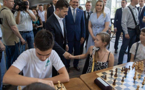 Президент Украины в Мариуполе ознакомился с программой малого бизнеса (ФОТО)