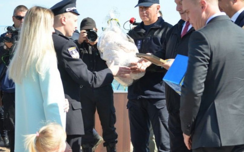 В Мариуполе переселенцам вручили ключи от квартир (ФОТО)