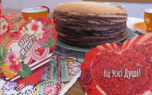 «Кохання поза часом» в Мариуполе - блины, призы и женитьба до полуночи (ФОТО)