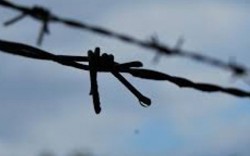 На Донетчине мужчина до смерти избил бывшего своей возлюбленной, а тело бросил на обочине