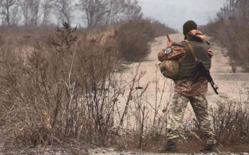 Боевики обстреляли украинские позиции в Донбассе. Ранен военный